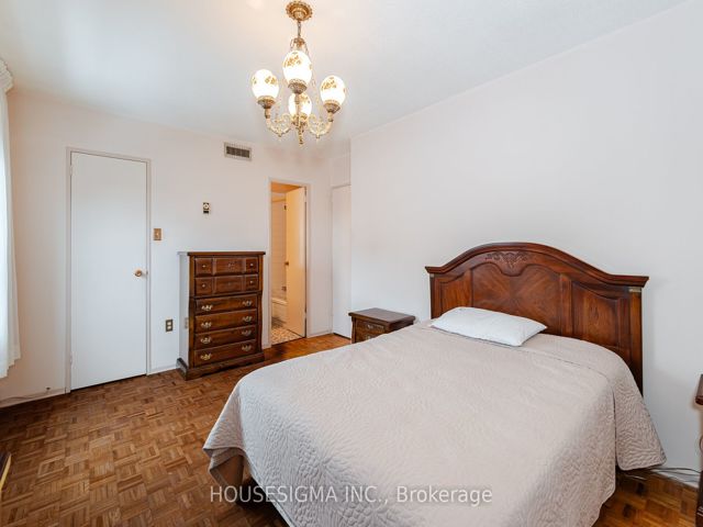 1617 - 15 La Rose Ave