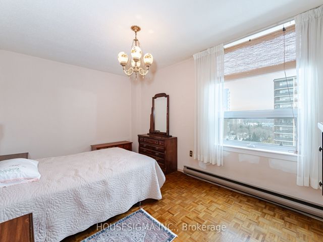 1617 - 15 La Rose Ave