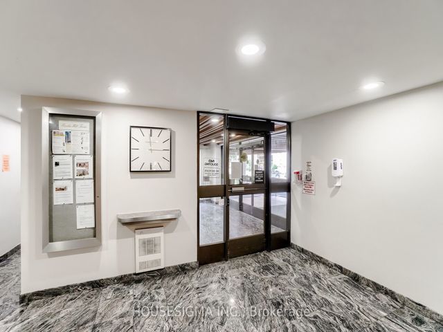 1617 - 15 La Rose Ave