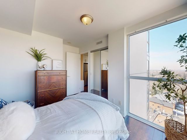 1203 - 5101 Dundas St W