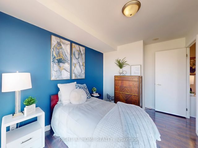 1203 - 5101 Dundas St W