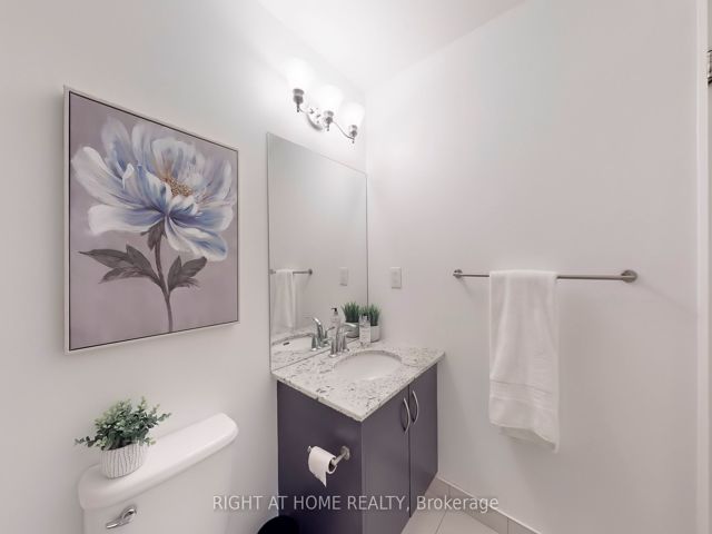 1203 - 5101 Dundas St W