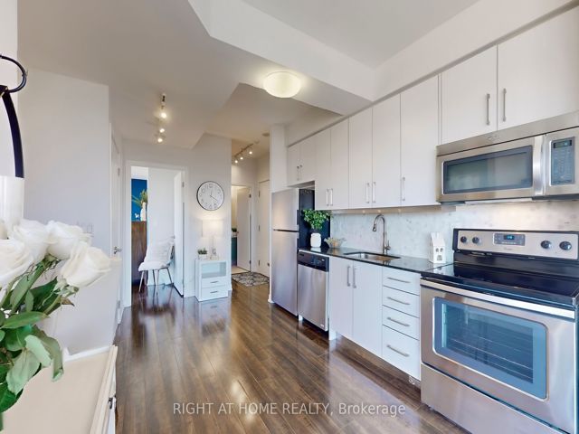 1203 - 5101 Dundas St W