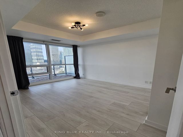 1806 - 2220 Lakeshore Blvd W