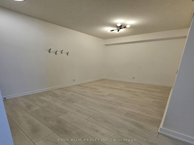 1806 - 2220 Lakeshore Blvd W