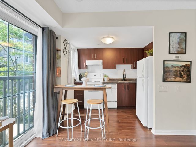 Th94 - 9 Windermere Ave