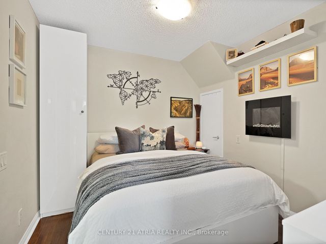 Th94 - 9 Windermere Ave