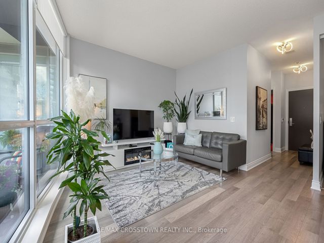 201 - 80 Marine Parade Dr