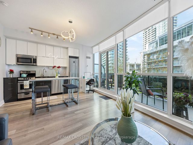 201 - 80 Marine Parade Dr