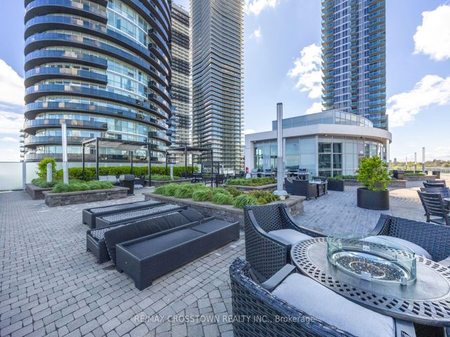 201 - 80 Marine Parade Dr