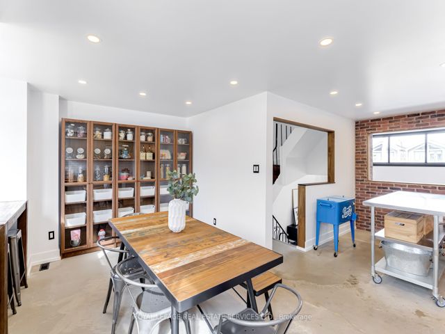 2 - 4 Bradbrook Rd