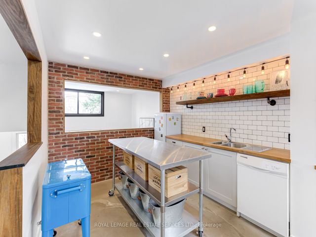 2 - 4 Bradbrook Rd