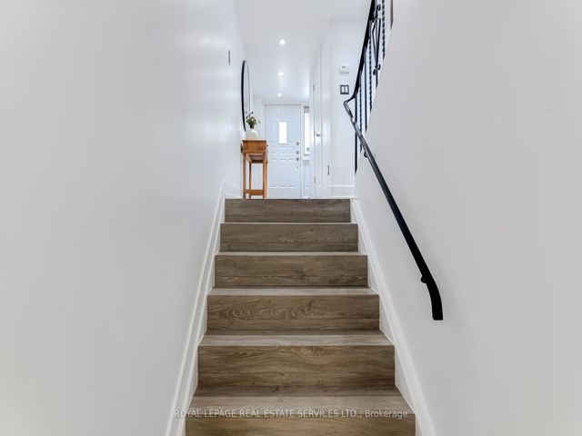 2 - 4 Bradbrook Rd