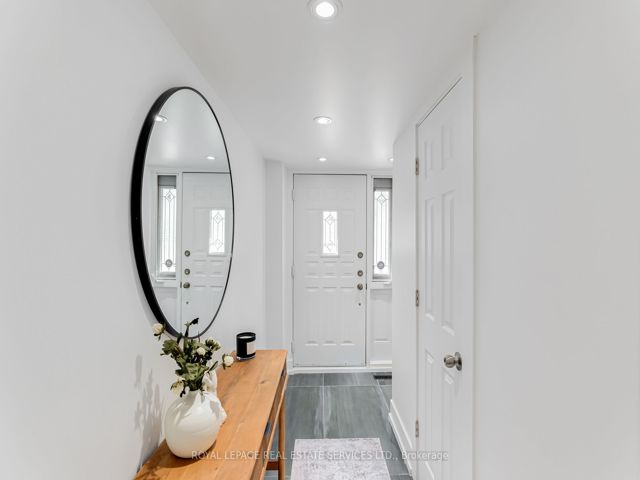 2 - 4 Bradbrook Rd