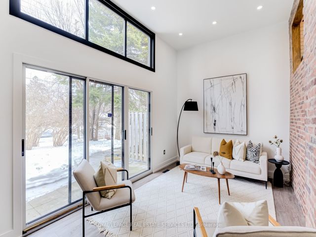 2 - 4 Bradbrook Rd
