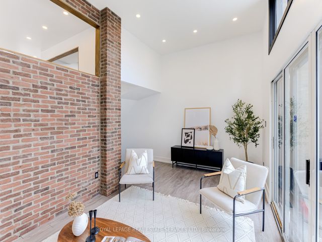 2 - 4 Bradbrook Rd