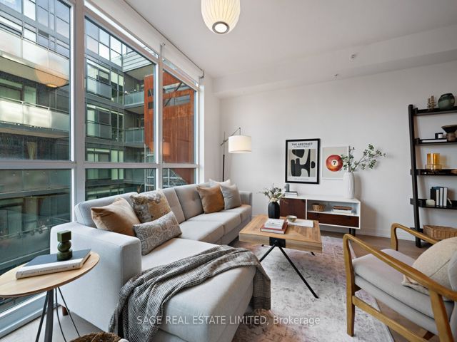 402 - 36 Howard Park Ave W