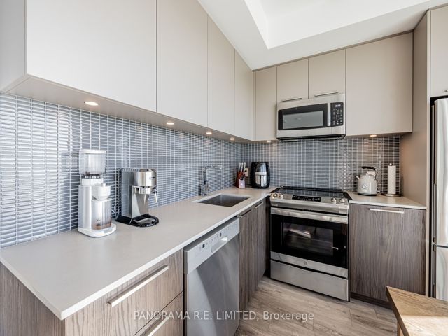 1609 - 20 Brin Dr