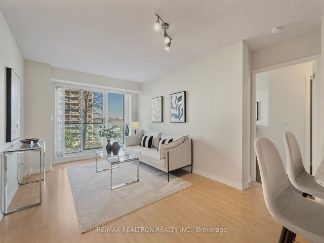 508 - 1403 Royal York Rd