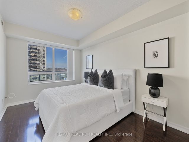 508 - 1403 Royal York Rd