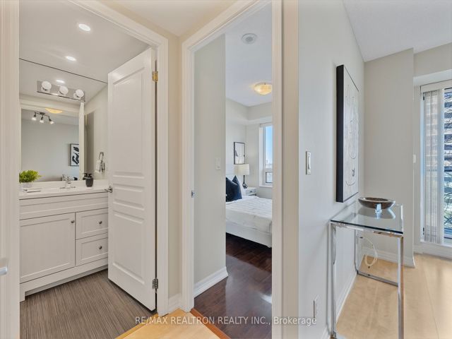 508 - 1403 Royal York Rd