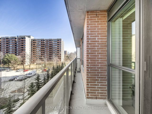 508 - 1403 Royal York Rd