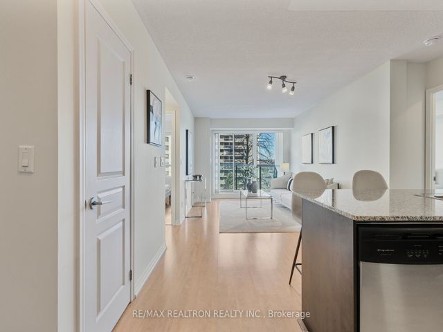 508 - 1403 Royal York Rd