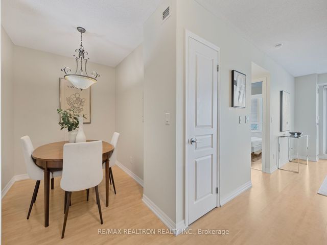 508 - 1403 Royal York Rd