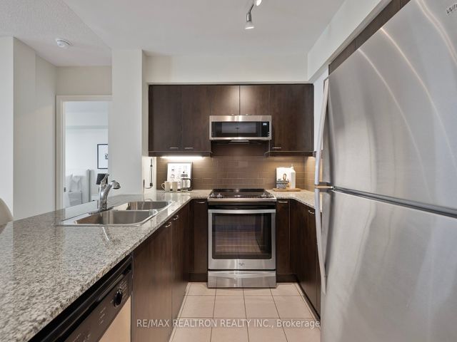 508 - 1403 Royal York Rd