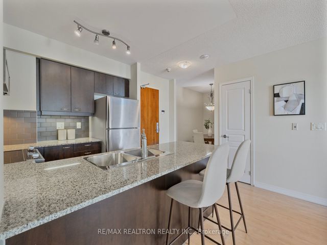 508 - 1403 Royal York Rd