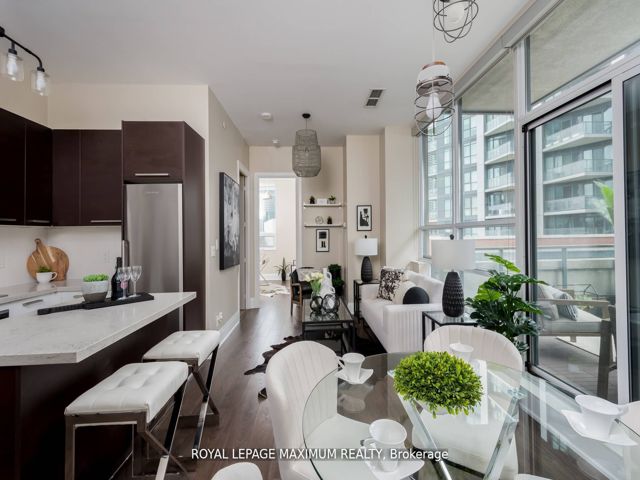 206 - 36 Park Lawn Rd