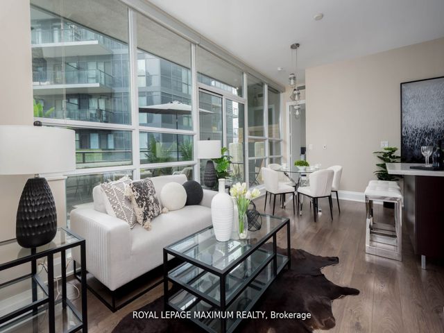 206 - 36 Park Lawn Rd