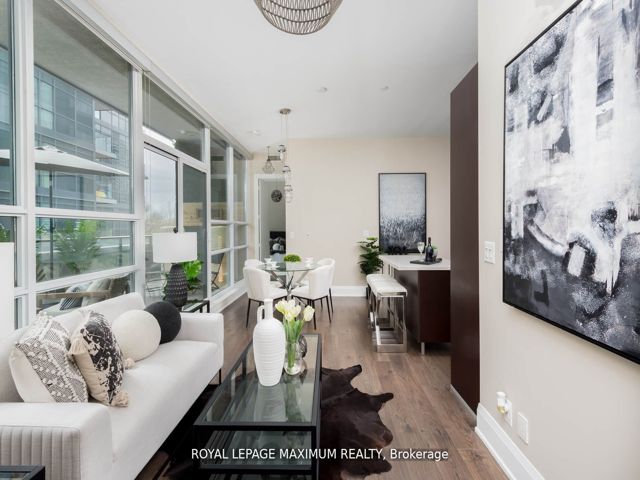 206 - 36 Park Lawn Rd