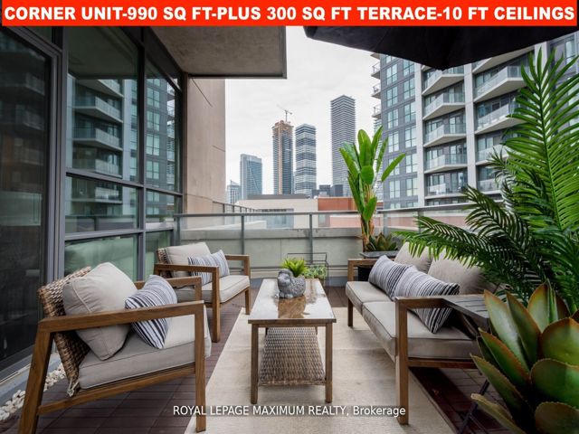 206 - 36 Park Lawn Rd