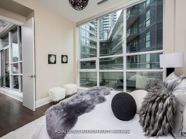 206 - 36 Park Lawn Rd