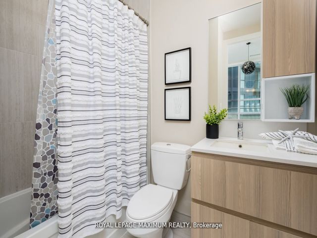 206 - 36 Park Lawn Rd