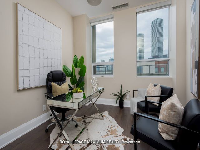 206 - 36 Park Lawn Rd