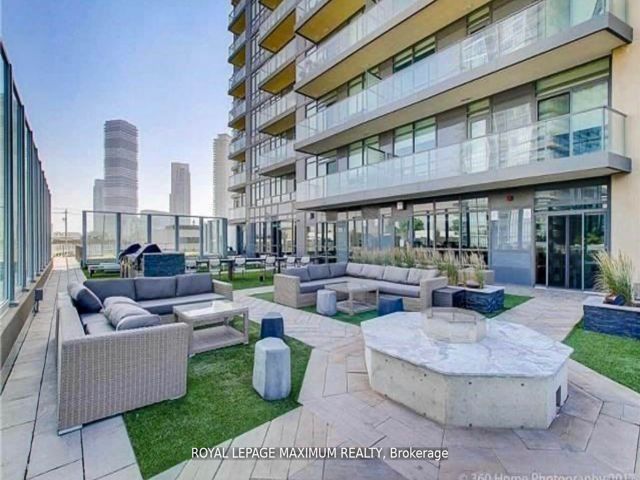 206 - 36 Park Lawn Rd