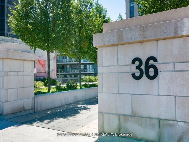 206 - 36 Park Lawn Rd