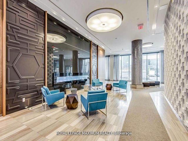 206 - 36 Park Lawn Rd