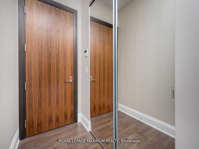 206 - 36 Park Lawn Rd