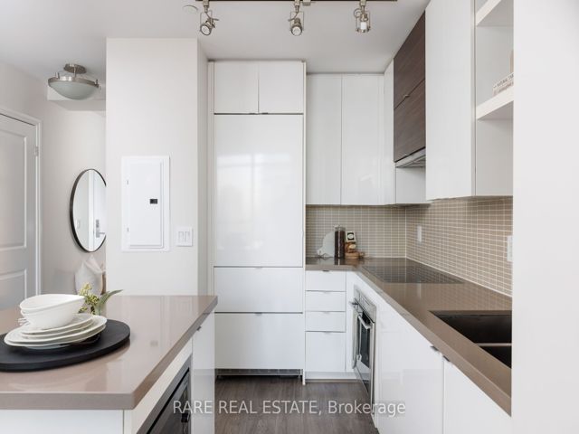 2708 - 59 Annie Craig Dr