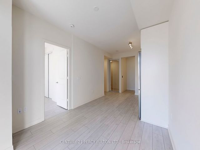 1907 - 38 Annie Craig Dr W