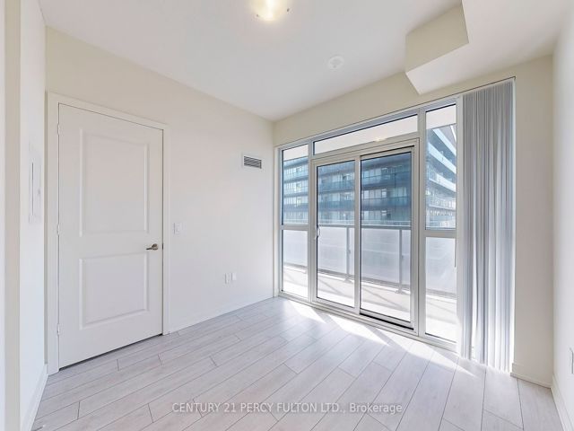 1907 - 38 Annie Craig Dr W