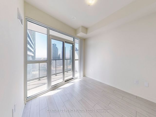 1907 - 38 Annie Craig Dr W