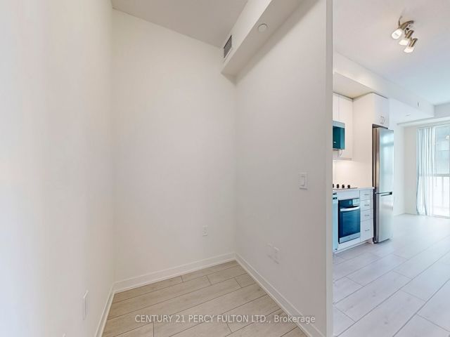 1907 - 38 Annie Craig Dr W