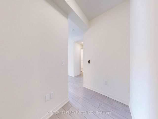 1907 - 38 Annie Craig Dr W