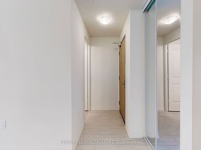 1907 - 38 Annie Craig Dr W