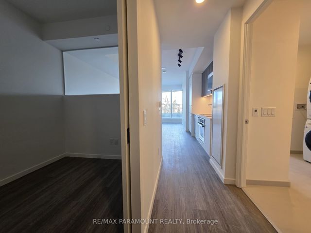 316 - 689 The Queensway Dr