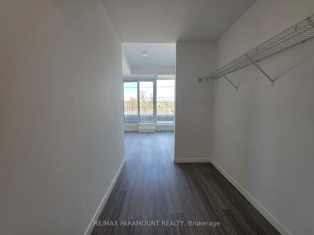 316 - 689 The Queensway Dr